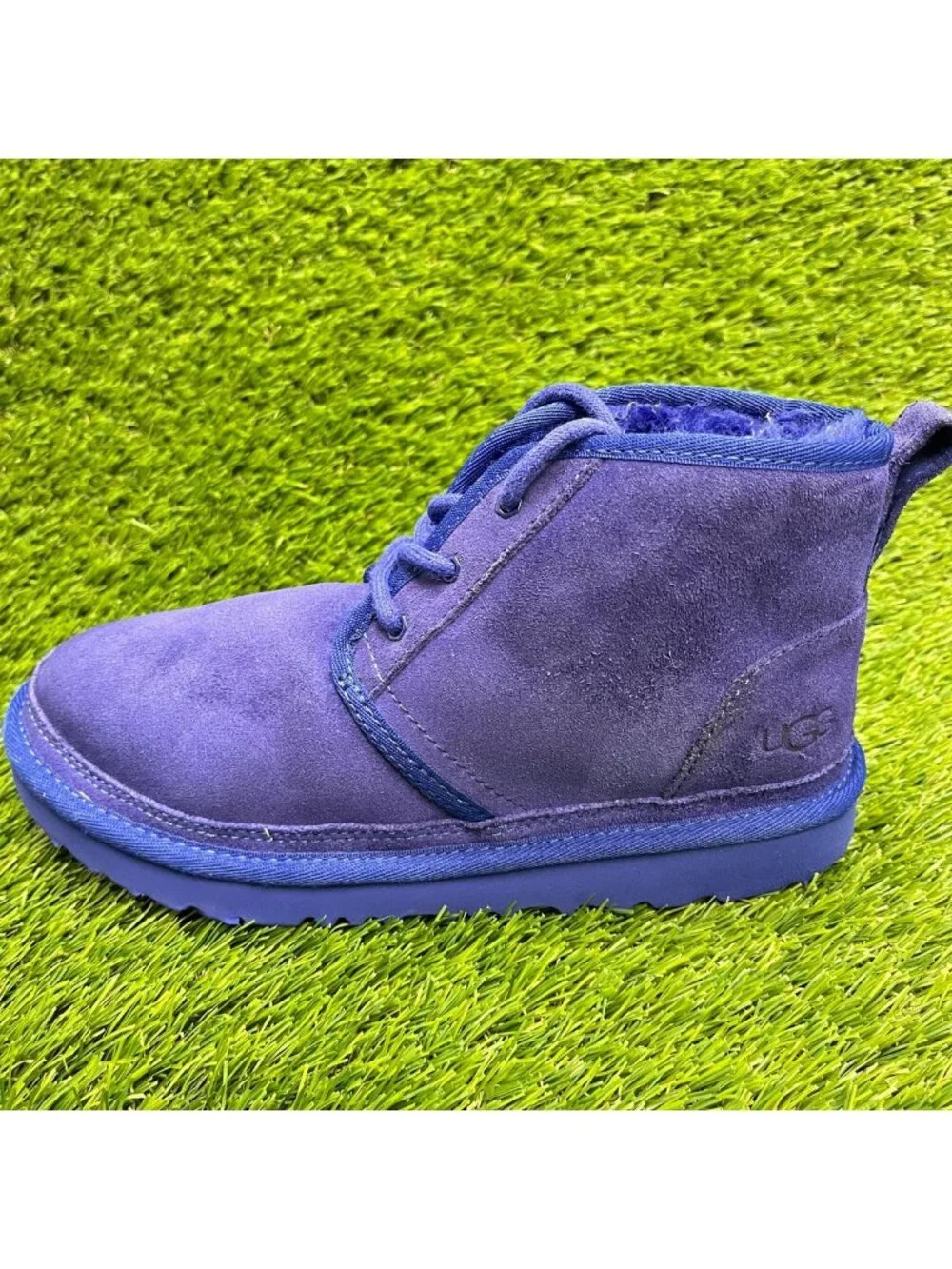 UGG Neumel Mid Girls Size 4Y  Vibrant Purple Violet Hue Leather Chukka Boots